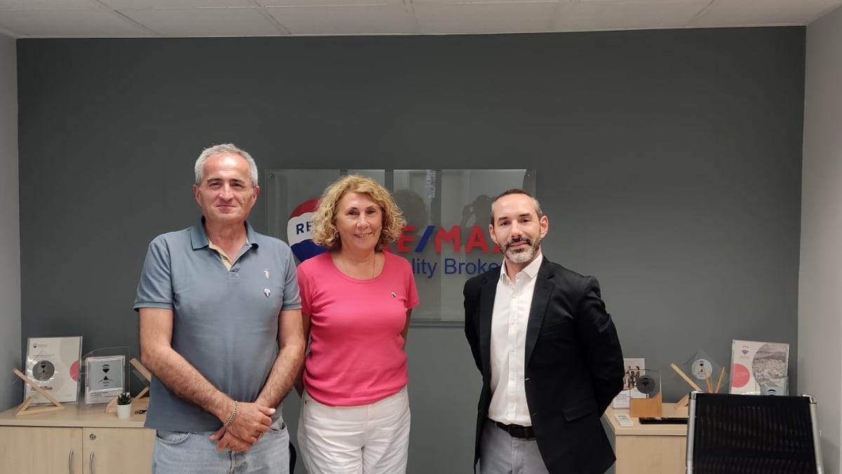 სტუმრობა ათენში, RE/MAX Fidelity Brokers ოფისში!